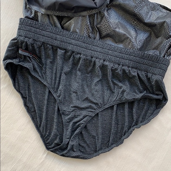 Free People Movement Snake Print Shorts NWT - Picture 11 of 11